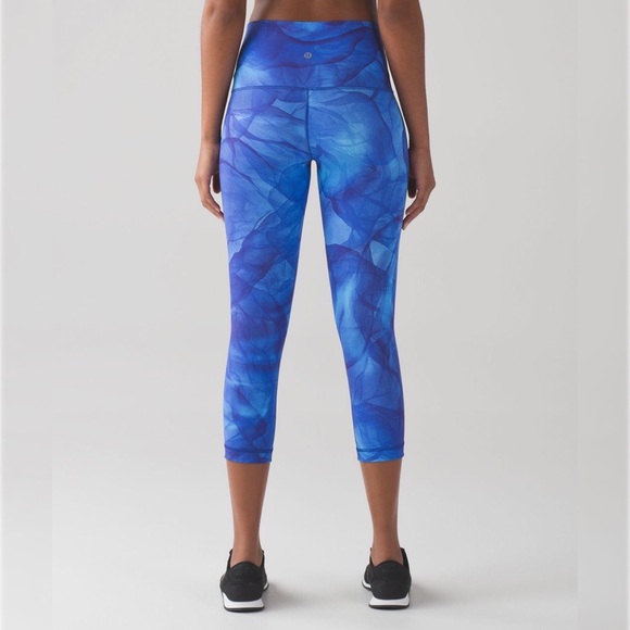 lululemon athletica Pants - Lululemon Wunder Under Crop (Hi-Rise) (21") Midnight Tulle Multi Luxtreme